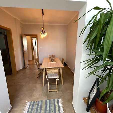 Quarto De Casal Close To Lisbon Flat Equipado Almada Exterior foto