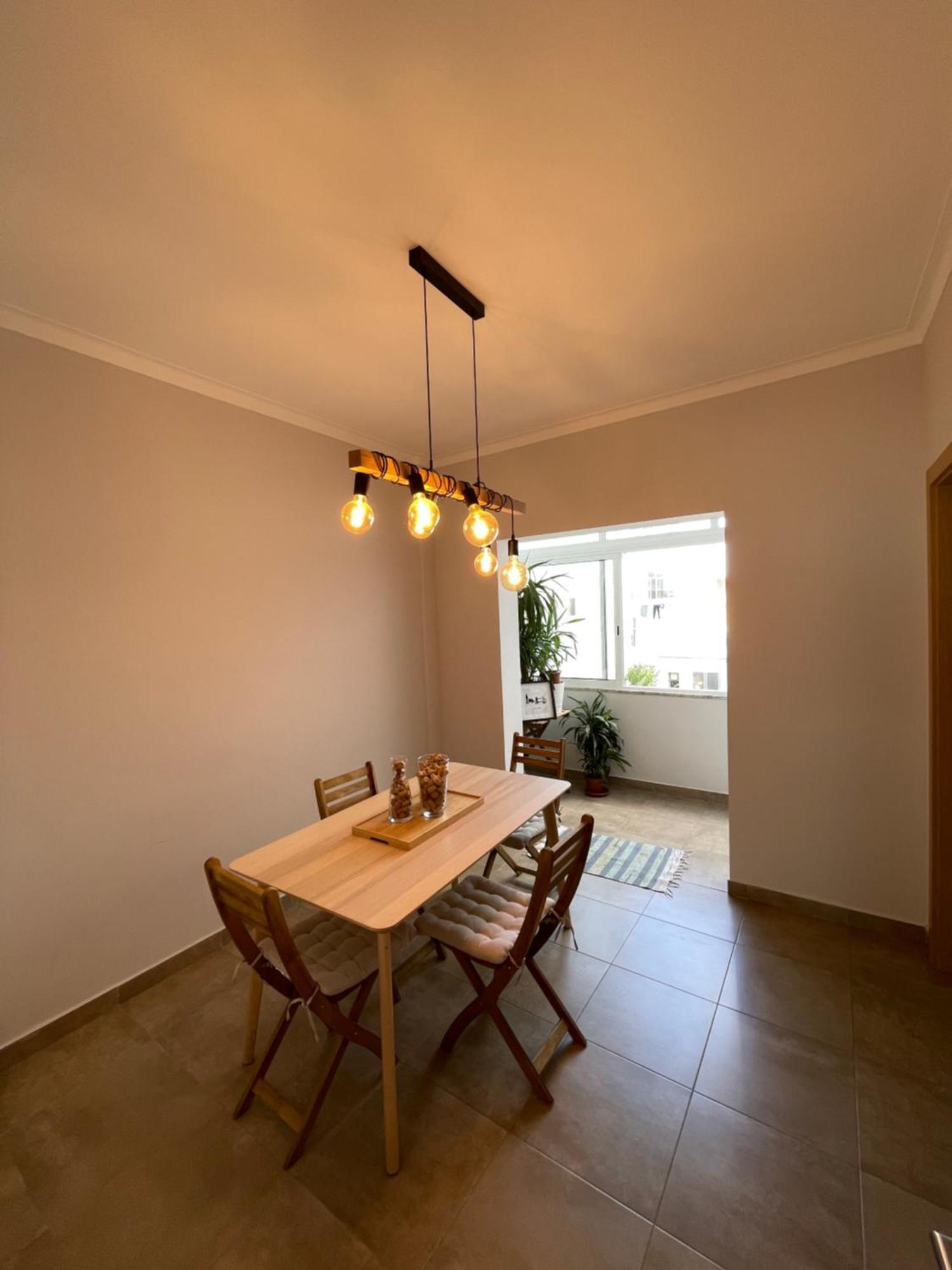 Quarto De Casal Close To Lisbon Flat Equipado Almada Exterior foto