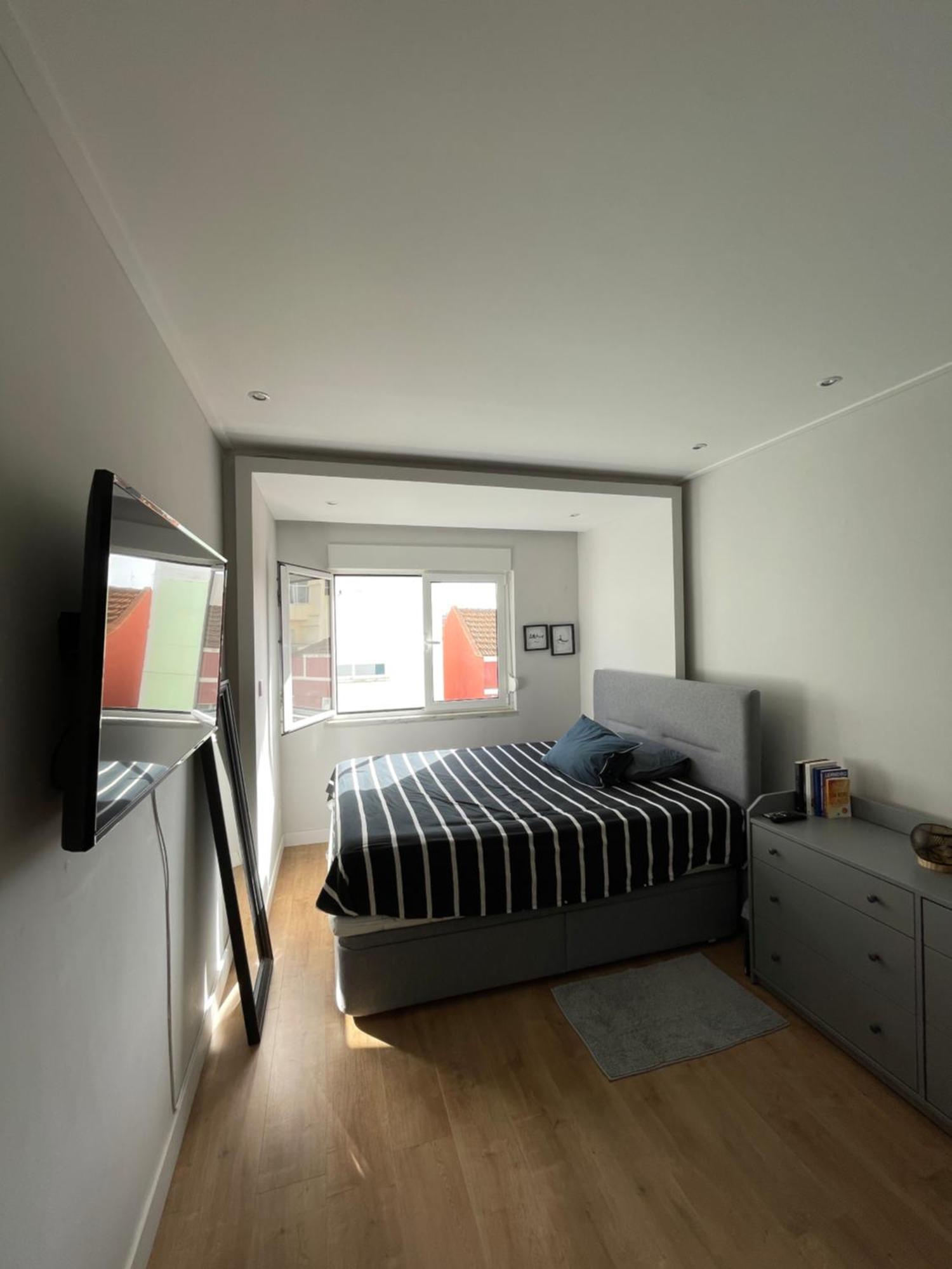Quarto De Casal Close To Lisbon Flat Equipado Almada Cameră foto